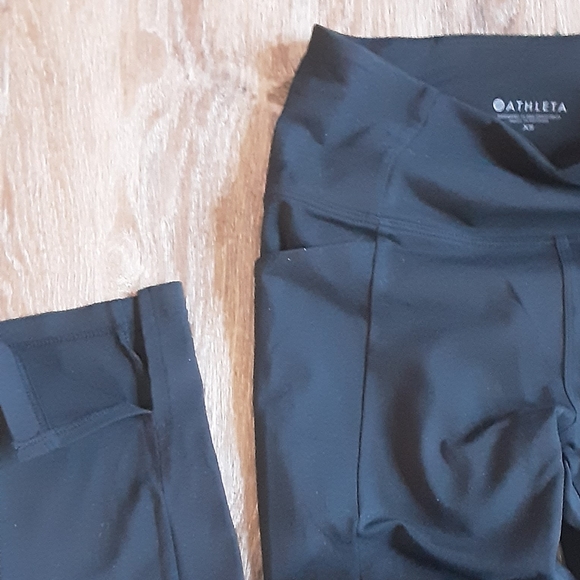 NWOT ATHLETA ACTIVE LEGGINGS. XS - Picture 2 of 3